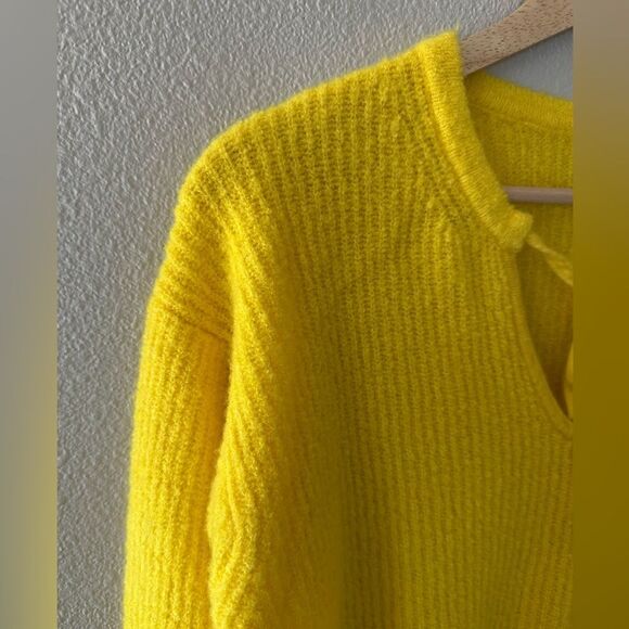 J Crew Cashmere Blend Bouclé Tie Front Beach Sweater in Bright Yellow Size XS - Picture 3 of 6